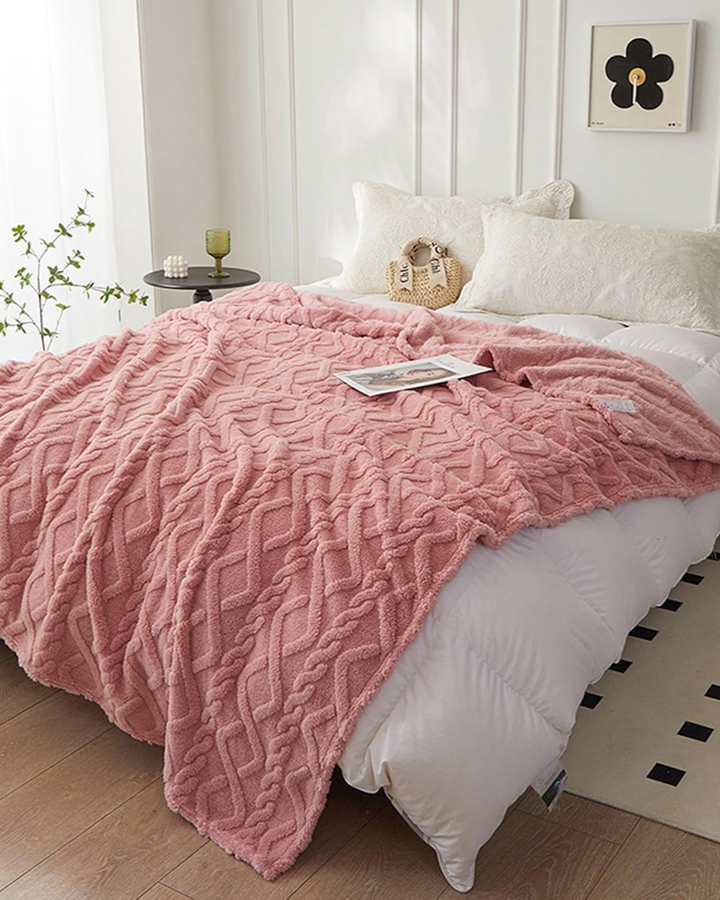 Ultra-Soft Textured Fleece Throw Blanket – Minimalist Bed & Sofa Decor