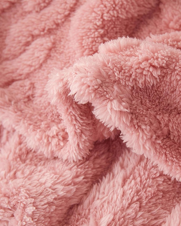 Ultra-Soft Textured Fleece Throw Blanket – Minimalist Bed & Sofa Decor