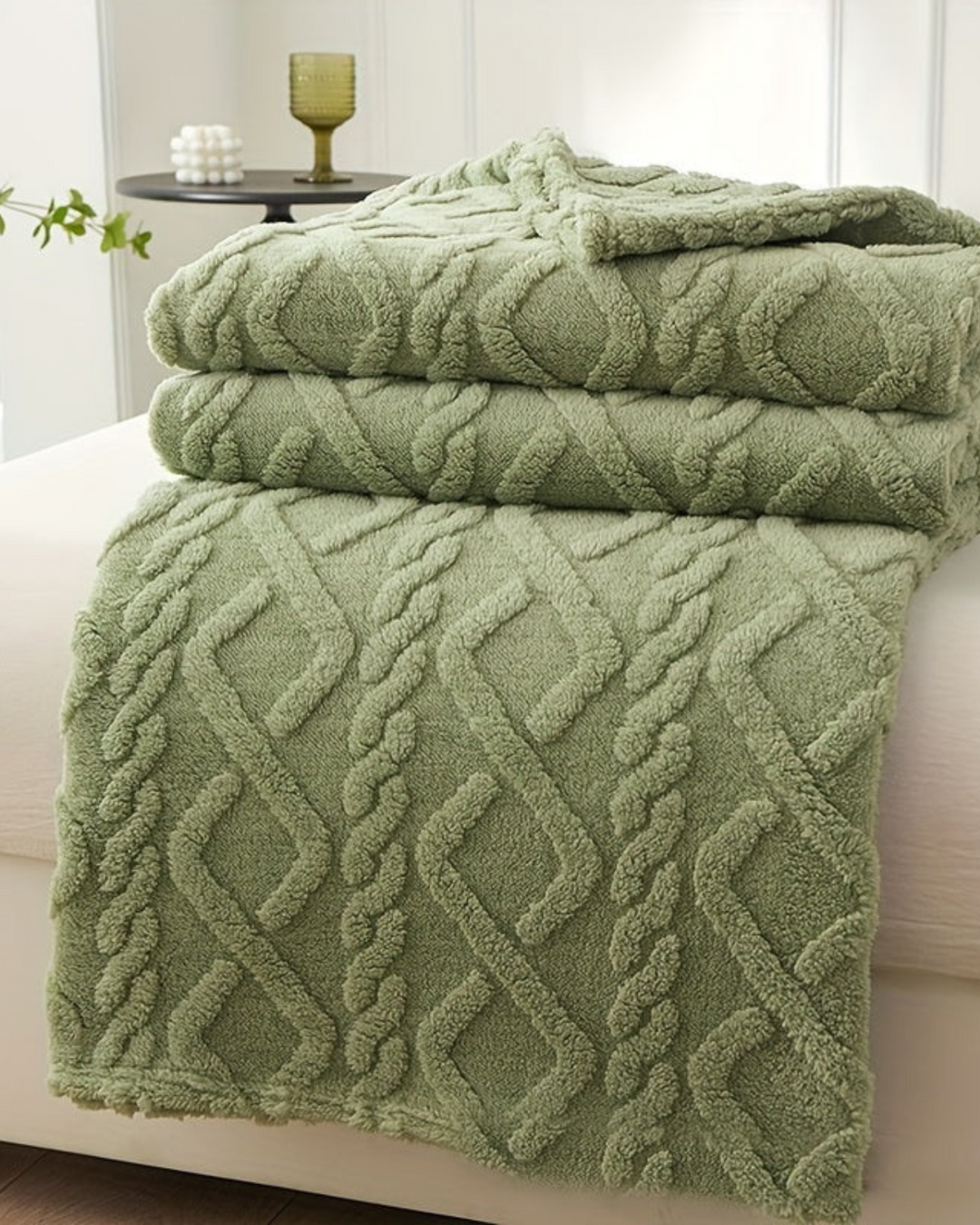 Ultra-Soft Textured Fleece Throw Blanket – Minimalist Bed & Sofa Decor