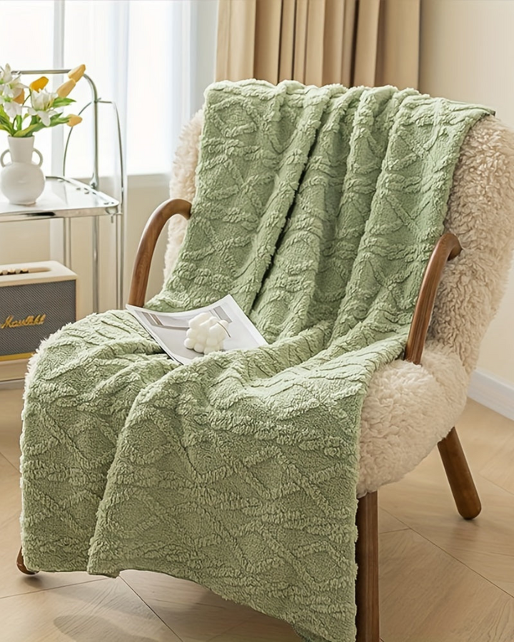 Ultra-Soft Textured Fleece Throw Blanket – Minimalist Bed & Sofa Decor