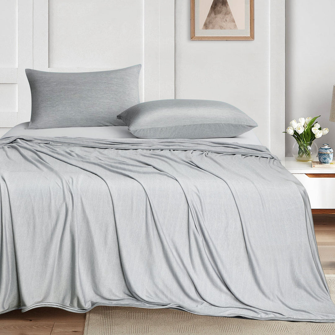 Dual-Sided Ultra-soft Cooling Blanket – Lightweight Summer Bed Cover