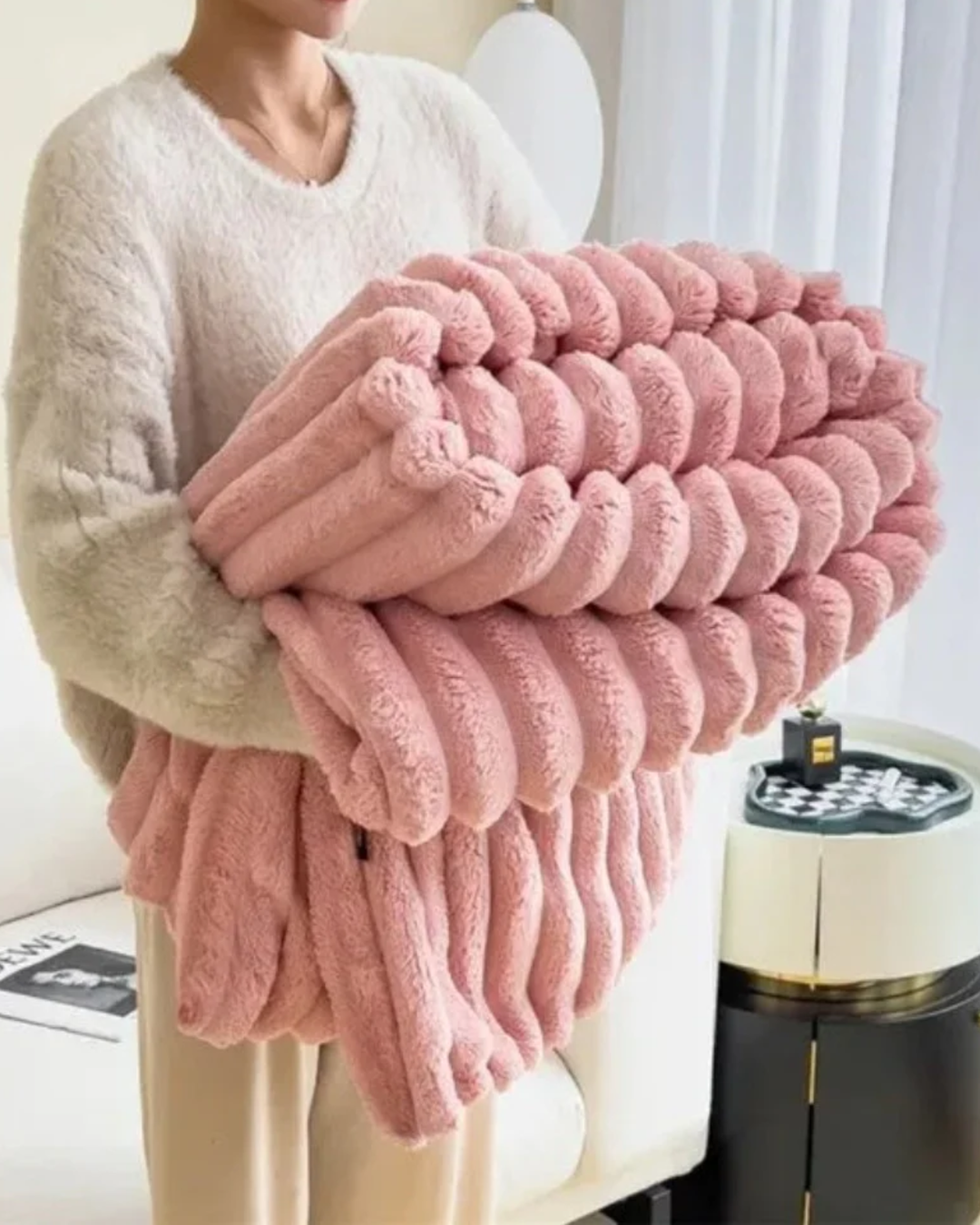 Luxury Fleece Throw Blanket for Sofa – Ultra Soft & Warm Textured Design