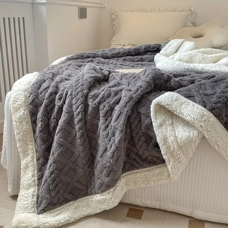Plush Fleece-Lined Throw Blanket – Dual-Sided Warmth & Comfort