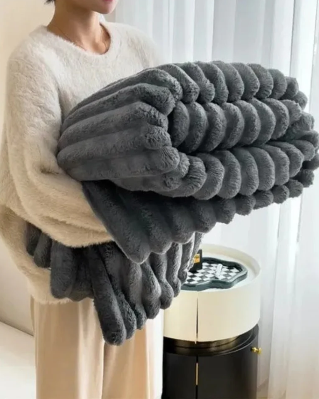 Luxury Fleece Throw Blanket for Sofa – Ultra Soft & Warm Textured Design